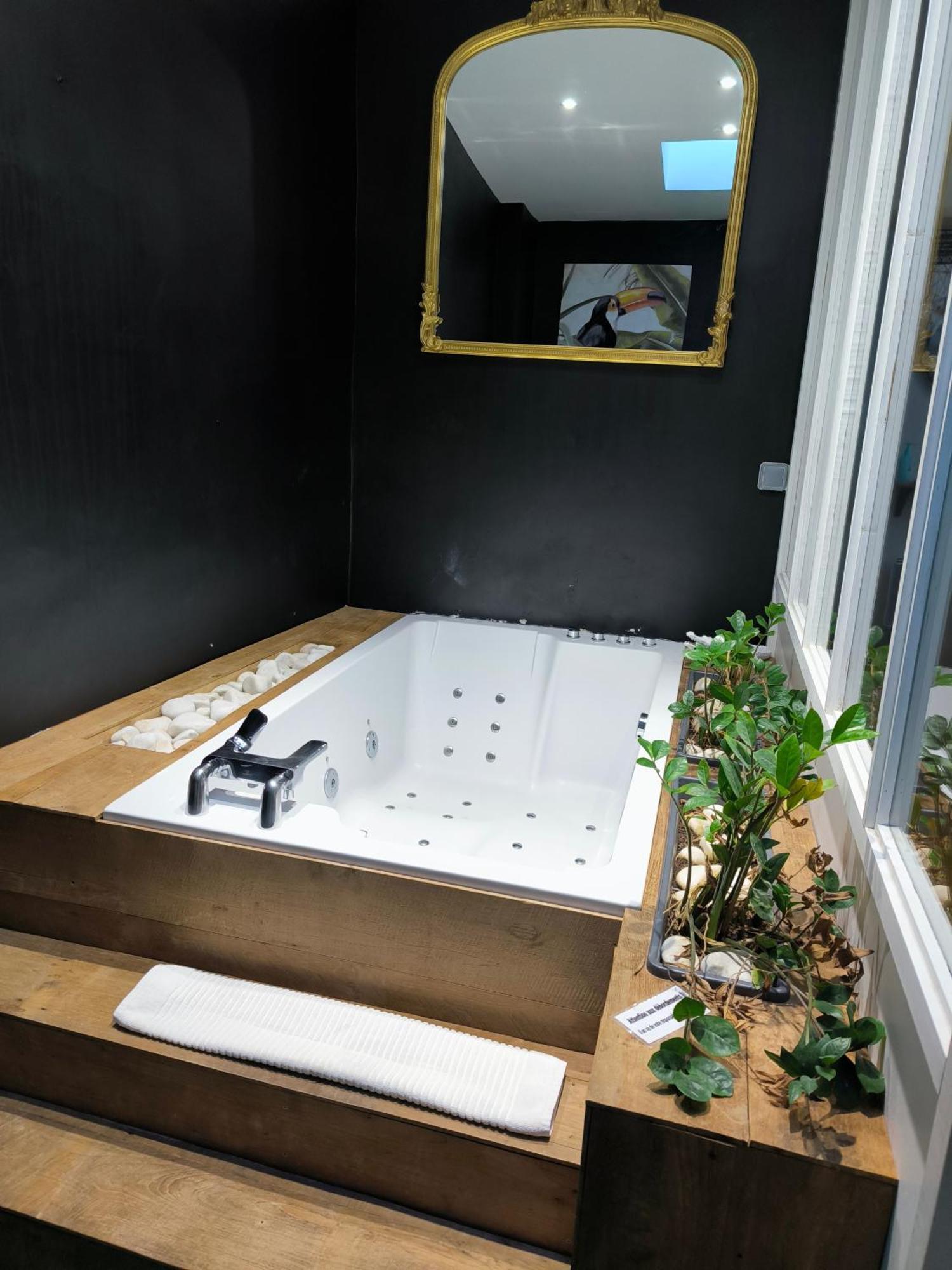 Atipyc Nimes Apartment ภายนอก รูปภาพ